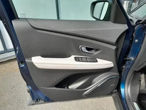 RENAULT SCENIC IV - voiture d'occasion - Photo 17