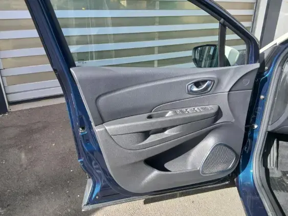 RENAULT CAPTUR - voiture d'occasion - Photo 19