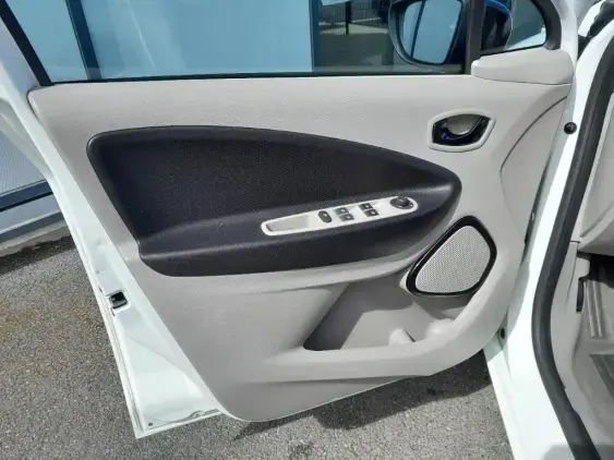 RENAULT ZOE - voiture d'occasion - Photo 17