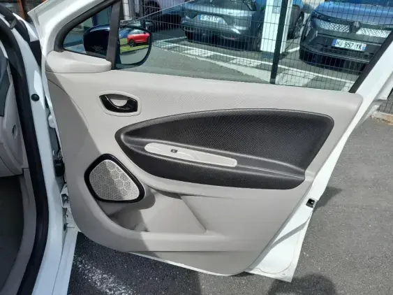 RENAULT ZOE - voiture d'occasion - Photo 18