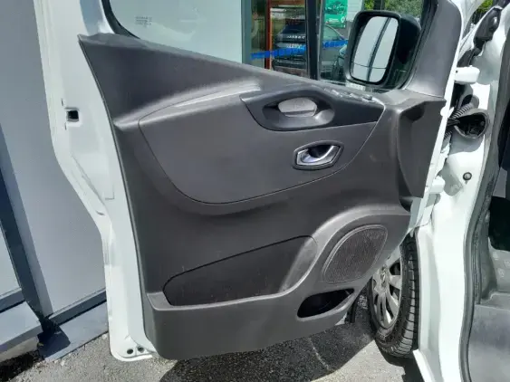 RENAULT TRAFIC FG III - voiture d'occasion - Photo 17