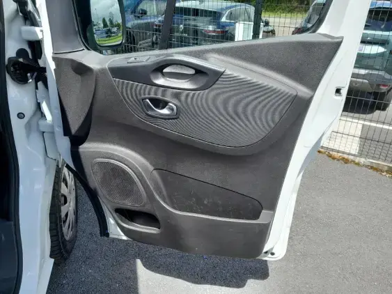 RENAULT TRAFIC FG III - voiture d'occasion - Photo 18