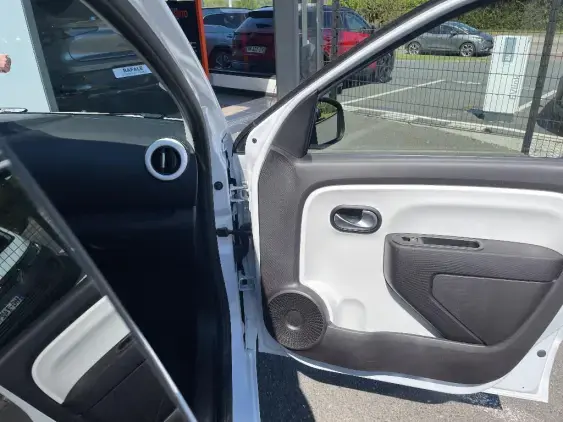 RENAULT TWINGO III - voiture d'occasion - Photo 20