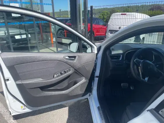 RENAULT CLIO V - voiture d'occasion - Photo 19