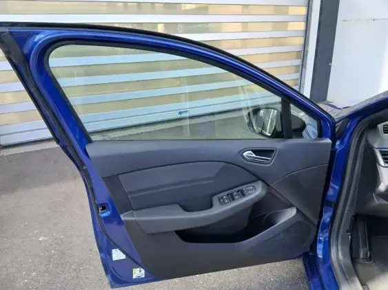 RENAULT CLIO V - voiture d'occasion - Photo 19