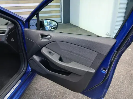 RENAULT CLIO V - voiture d'occasion - Photo 20