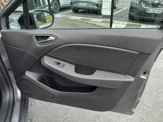 RENAULT CLIO V - voiture d'occasion - Photo 18