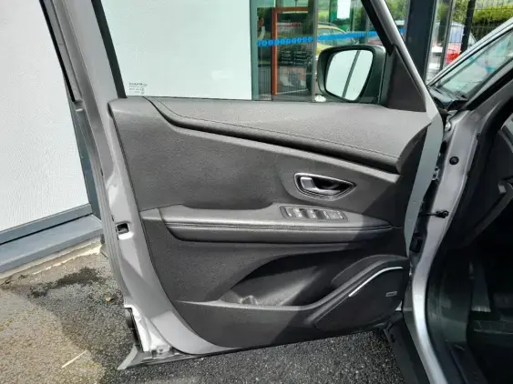 RENAULT GRAND SCENIC IV - voiture d'occasion - Photo 17