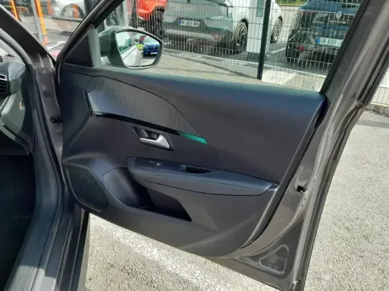 PEUGEOT 208 II - voiture d'occasion - Photo 18