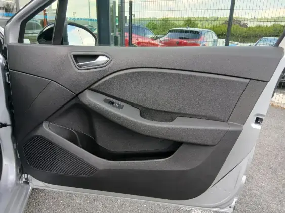 RENAULT CLIO V - voiture d'occasion - Photo 18