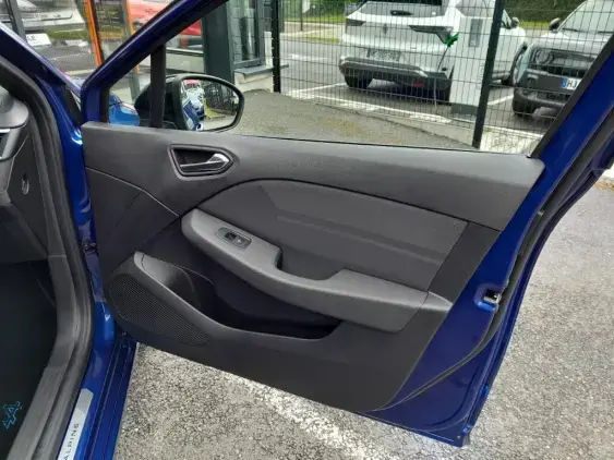 RENAULT CLIO V - voiture d'occasion - Photo 18