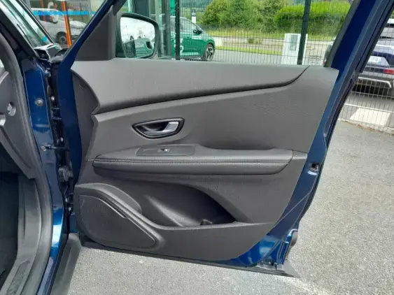 RENAULT SCENIC IV - voiture d'occasion - Photo 18