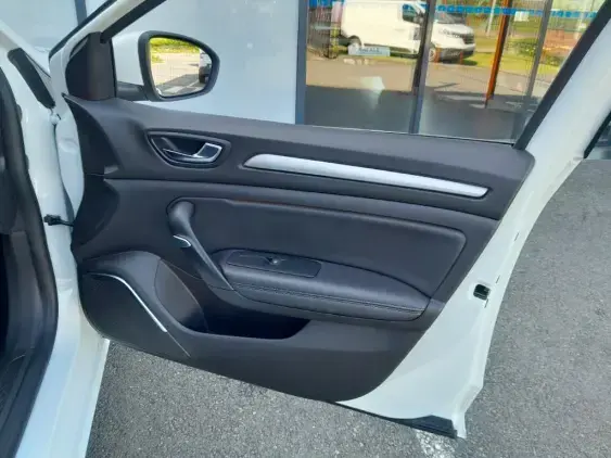 RENAULT MEGANE IV - voiture d'occasion - Photo 18