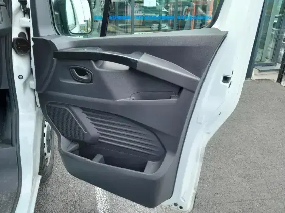 RENAULT TRAFIC FG III - voiture d'occasion - Photo 18