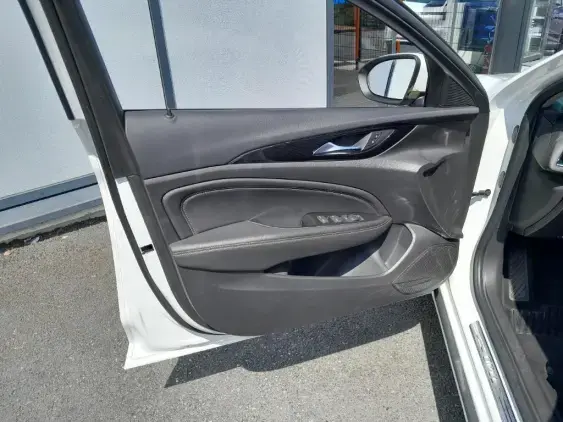OPEL INSIGNIA B - voiture d'occasion - Photo 17