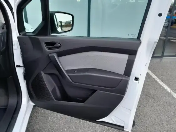 RENAULT KANGOO III - voiture d'occasion - Photo 18