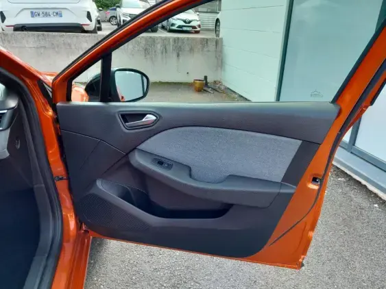 RENAULT CLIO V - voiture d'occasion - Photo 18