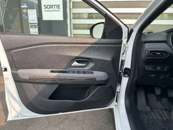 DACIA SANDERO III - voiture d'occasion - Photo 19