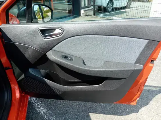 RENAULT CLIO V - voiture d'occasion - Photo 19
