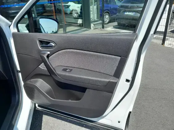 RENAULT CAPTUR II - voiture d'occasion - Photo 18