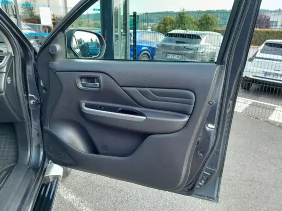 MITSUBISHI PICK UP L200 CLUB CAB V - voiture d'occasion - Photo 18