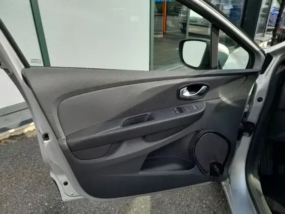 RENAULT CLIO IV - voiture d'occasion - Photo 17