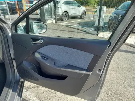 RENAULT CLIO V - voiture d'occasion - Photo 18