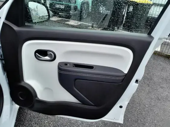 RENAULT TWINGO ELECTRIQUE III - voiture d'occasion - Photo 18