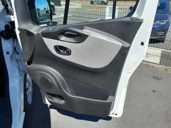 RENAULT TRAFIC III - voiture d'occasion - Photo 18