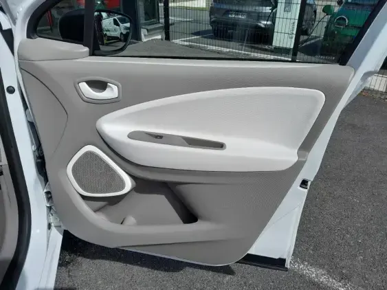RENAULT ZOE - voiture d'occasion - Photo 18