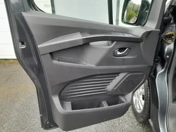 RENAULT TRAFIC III - voiture d'occasion - Photo 17
