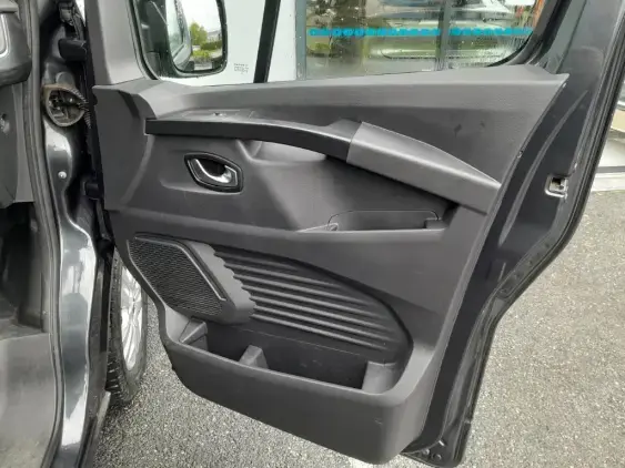 RENAULT TRAFIC III - voiture d'occasion - Photo 18