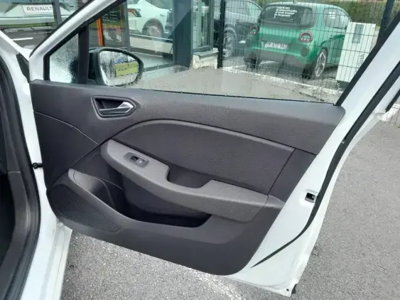 RENAULT CLIO V - voiture d'occasion - Photo 18