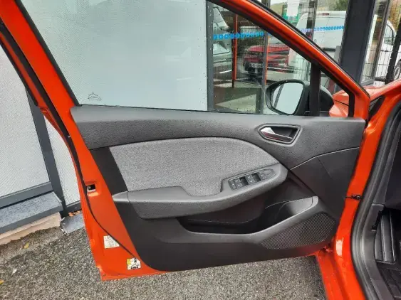 RENAULT CLIO V - voiture d'occasion - Photo 17