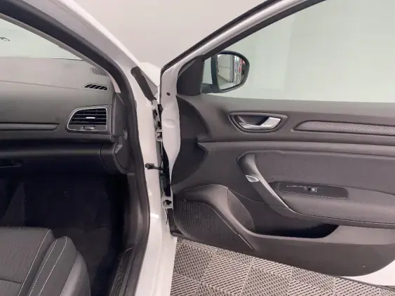 RENAULT MEGANE IV - voiture d'occasion - Photo 18