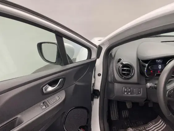 RENAULT CLIO IV - voiture d'occasion - Photo 19