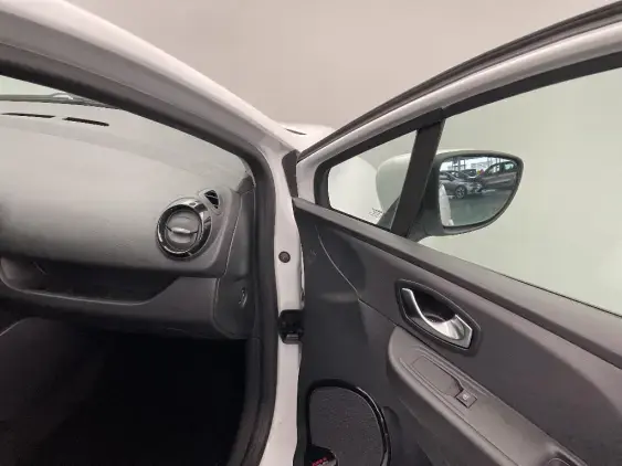 RENAULT CLIO IV - voiture d'occasion - Photo 20