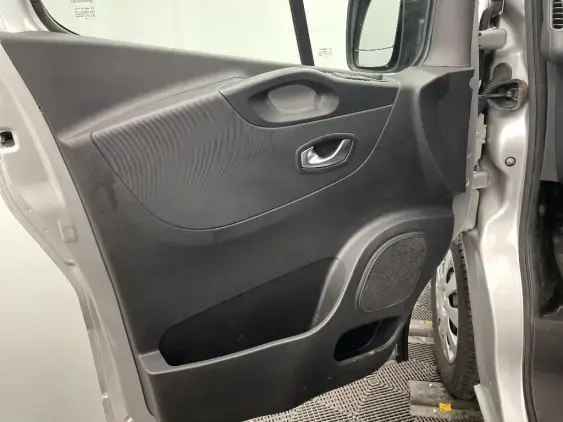 RENAULT TRAFIC FG III - voiture d'occasion - Photo 19