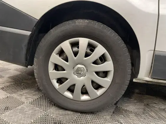 RENAULT TRAFIC FG III - voiture d'occasion - Photo 25