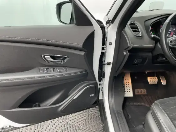 RENAULT SCENIC IV - voiture d'occasion - Photo 19