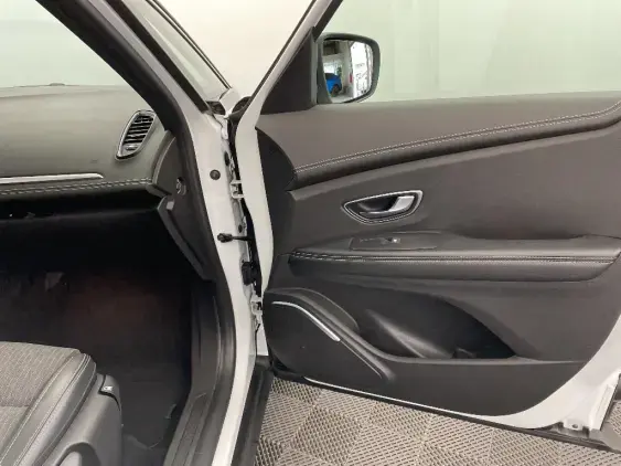 RENAULT SCENIC IV - voiture d'occasion - Photo 19