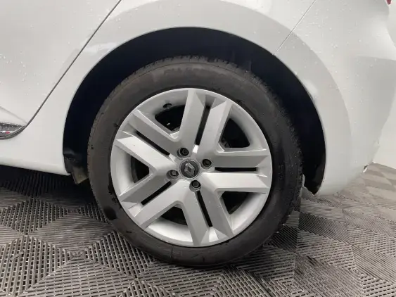 RENAULT CLIO V - voiture d'occasion - Photo 24