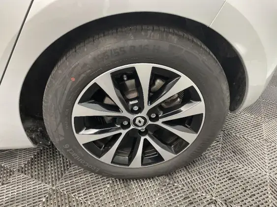 RENAULT CLIO V - voiture d'occasion - Photo 24