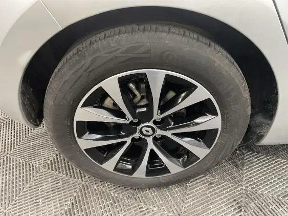 RENAULT CLIO V - voiture d'occasion - Photo 25