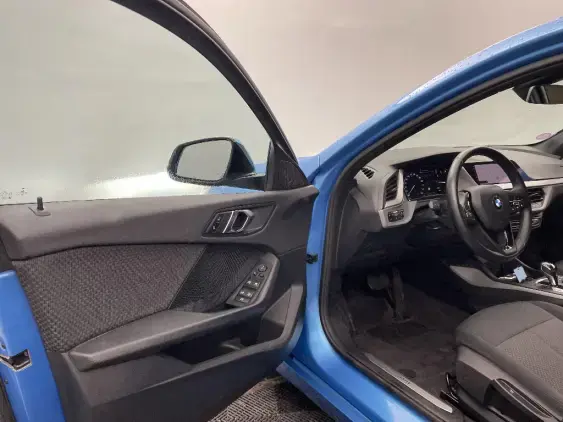 BMW SERIE 1 F40 - voiture d'occasion - Photo 19