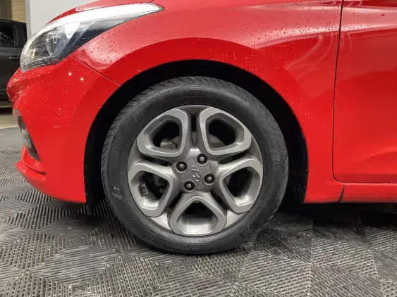 HYUNDAI i20 II - voiture d'occasion - Photo 22