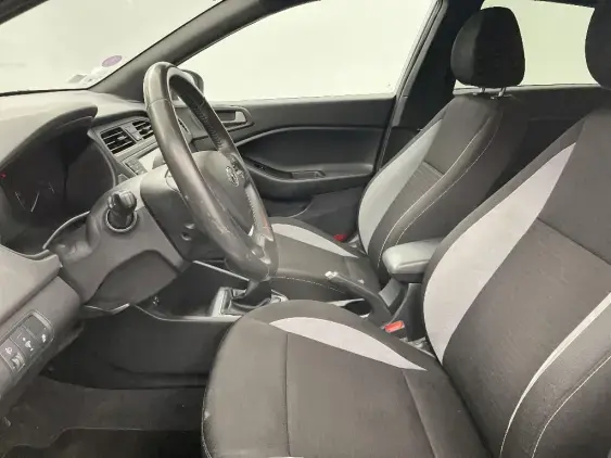 HYUNDAI i20 II - voiture d'occasion - Photo 18