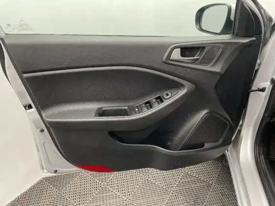 HYUNDAI i20 II - voiture d'occasion - Photo 19