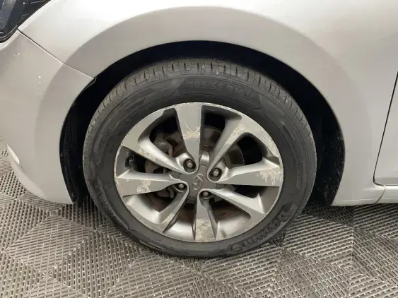 HYUNDAI i20 II - voiture d'occasion - Photo 23