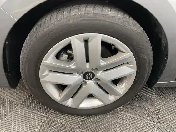 RENAULT CLIO V - voiture d'occasion - Photo 23